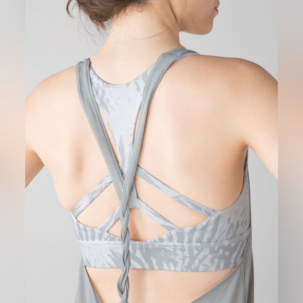 Lululemon Heathered Seal Grey Twist and Toil Tank Top, Size 6